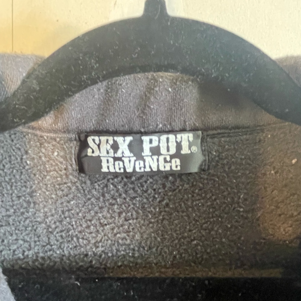 Sex Revenge Pot - Picture 2 of 8